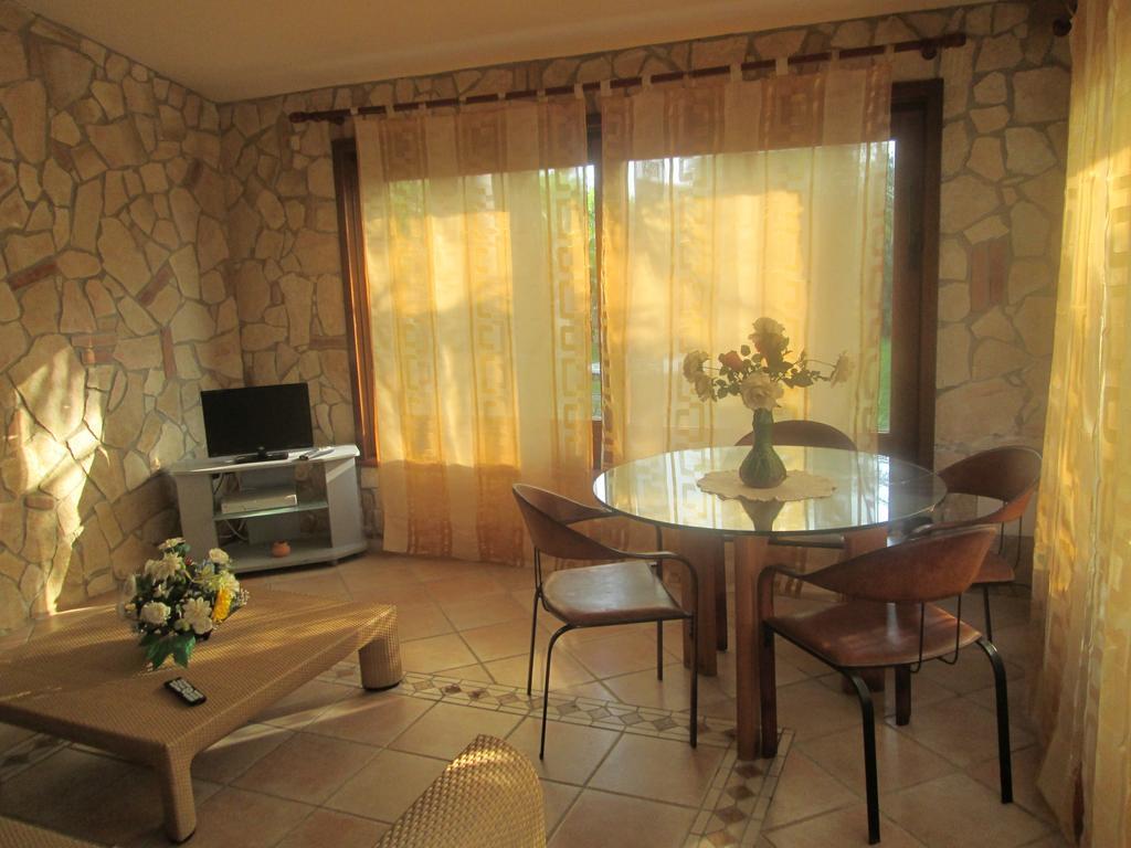 Ferienwohnung Complesso Turistico Ricettivo L'Oasi Del Golfo Di Salerno Battipaglia Zimmer foto