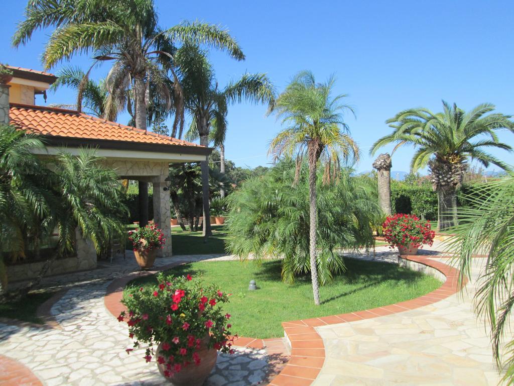 Ferienwohnung Complesso Turistico Ricettivo L'Oasi Del Golfo Di Salerno Battipaglia Exterior foto