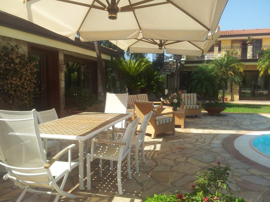 Ferienwohnung Complesso Turistico Ricettivo L'Oasi Del Golfo Di Salerno Battipaglia Exterior foto