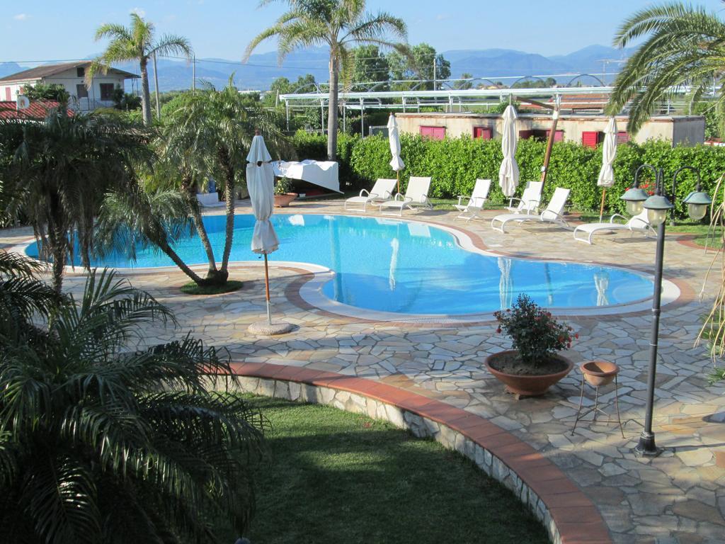 Ferienwohnung Complesso Turistico Ricettivo L'Oasi Del Golfo Di Salerno Battipaglia Exterior foto